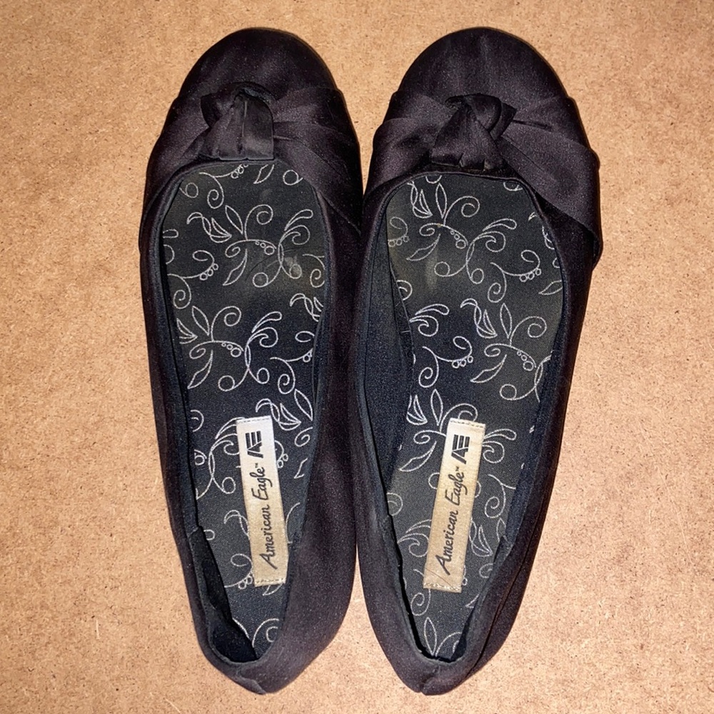 Black ballet flats